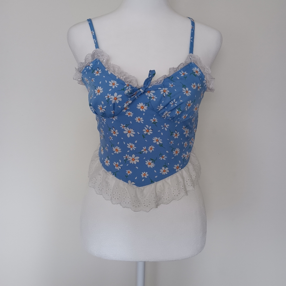 coquette lace daisy patterned blue cropped cami